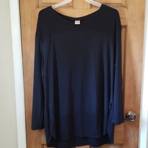 Terra & Sky plus black long sleeve hi-low tunic